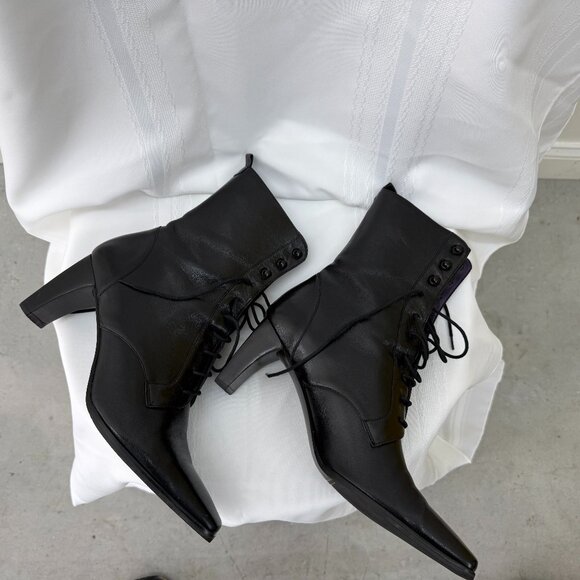 Etienne Aigner Black Leather Lace up Boots Size 9.5 - Picture 1 of 12